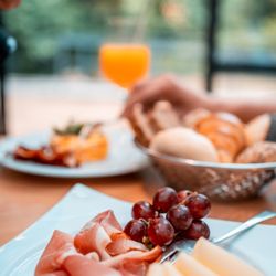 Gasthaus "Zur Historischen Mühle", Potsdam - Frühstück im Restaurant, Jedes Wochenende und an Feiertagen von 09:00 - 11:00 Uhr