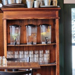 Spuds Waterfront Grill - Water station