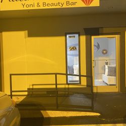 Platinum Glo Yoni and Beauty Bar - Entrance