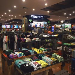 Tillys - Inside Tilly's (Tacoma)