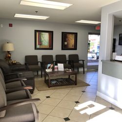 Mauricio Fonrodona, DDS - Waiting area.