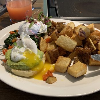 Slappy Cakes - Avocado eggs Benedict without the sauce for me... perfectly poached eggs!!! - Breakfast & Brunch Near Me - Lahaina, Hawaii Slappy Cakes - Avocado eggs Benedict without the sauce for me... perfectly poached eggs!!! - Breakfast & Brunch Near Me - Lahaina, Hawaii