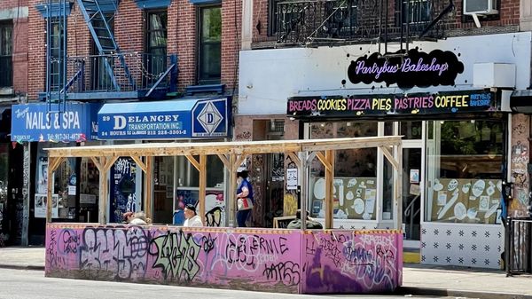 Partybus Bakeshop by null