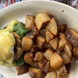Full Crab Cakes Benedict
