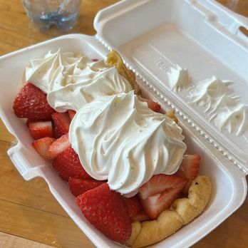 Franklin Street Social - "Empire State of Mind" Waffle from Sweet Tooth Waffles and Munchies - Food Court Near Me - Red Lion, Pennsylvania Franklin Street Social - "Empire State of Mind" Waffle from Sweet Tooth Waffles and Munchies - Food Court Near Me - Red Lion, Pennsylvania