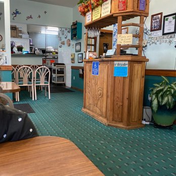 Mom's Home Cooking - the kitchen and dining area - Waffles Near Me - New Smyrna Beach, Florida