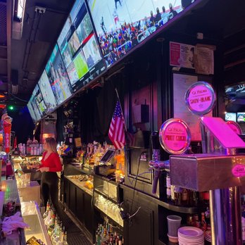 Madd Hatter - Awesome players - Sports Bars Near Me - Hoboken, New Jersey