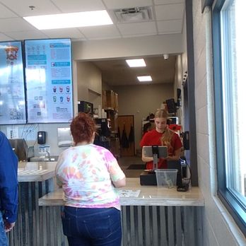 FiiZ Drinks - After waiting in line 15 minutes, my daughter placed her drink order and paid. - Juice Bars & Smoothies Near Me - Rio Rancho, New Mexico