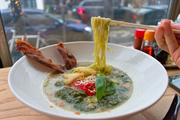 Tondou Ramen by null