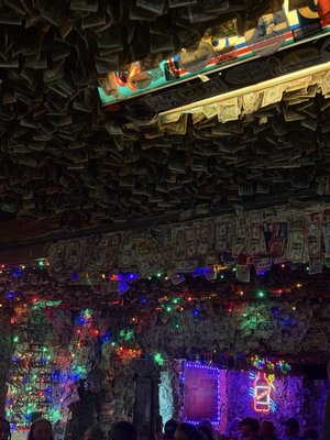 No Name Pub by null