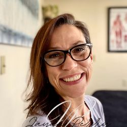 Emollience Massage and Wellness - Jayda Perry License Massage Therapist, Founder and promoter for Holistic Health.