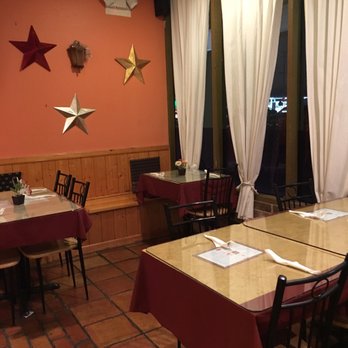 Pad Thai Restaurant - Inside Pad Thai, great seating for a dinner date. - Thai Near Me - Mount Prospect, Illinois