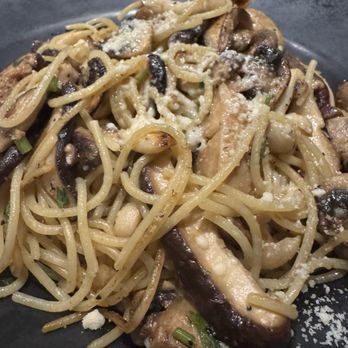 Panya Bistro & Bakery - Mushroom Medley Spaghetti - Bakeries Near Me - Honolulu, Hawaii Panya Bistro & Bakery - Mushroom Medley Spaghetti - Bakeries Near Me - Honolulu, Hawaii