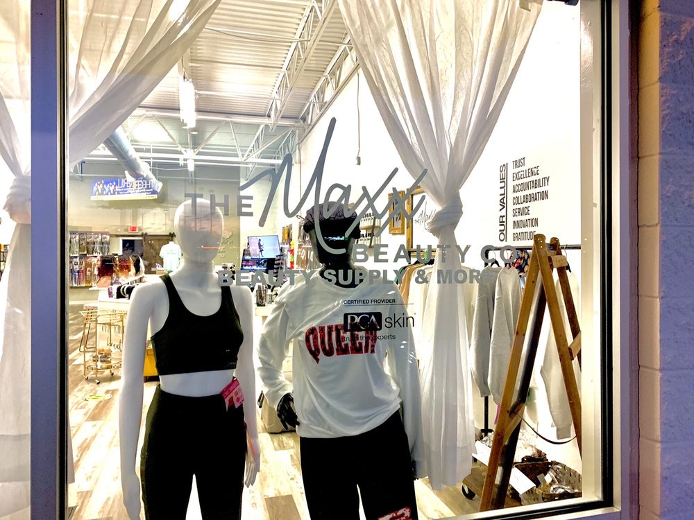 The Maxx Beauty Logo