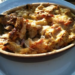 Le Fangle - Croute au fromage (=sorte de gratin de fondue), servie avec salade