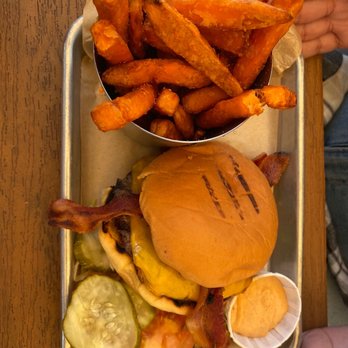Shoreline Cafe - Burger w/ cheese + bacon with sweet potato fries - Seafood Near Me - Santa Barbara, California