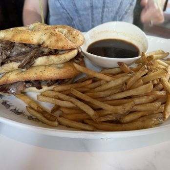 Harlow Grove - French dip with fries - Breakfast & Brunch Near Me - Winter Garden, Florida Harlow Grove - French dip with fries - Breakfast & Brunch Near Me - Winter Garden, Florida