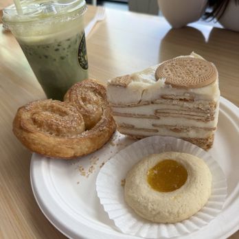 Mestiza Coffeehouse - Monkey bread - Bakeries Near Me - Ontario, California