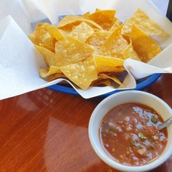 Restaurante El Sinaloense - Chips n salsa