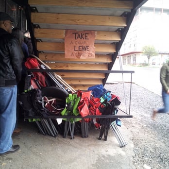 Franklin Barbecue - Chairs to use while in line! - Barbeque Near Me - Austin, Texas Franklin Barbecue - Chairs to use while in line! - Barbeque Near Me - Austin, Texas