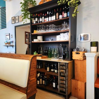 Di Beppe - Interior - Italian Near Me - Vancouver, British Columbia