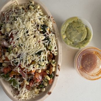 Chipotle Mexican Grill - Chicken bowl with Guac and Vinaigrette - Fast Food Near Me - Woburn, Massachusetts