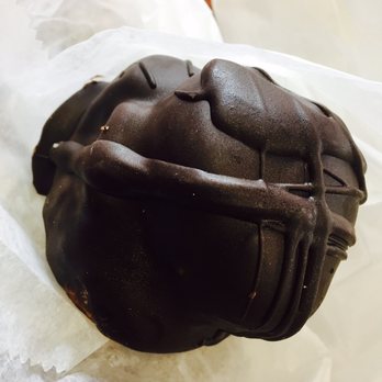 Mike's Pastry - Chocolate cream puff - Bakeries Near Me - Boston, Massachusetts Mike's Pastry - Chocolate cream puff - Bakeries Near Me - Boston, Massachusetts