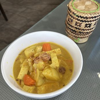 U-D thai restaurant - Yellow Curry / Chicken with Sticky Rice - Thai Near Me - Fresno, California