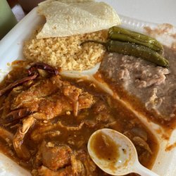 Paco y Lilia Tacos & Antojitos - Pollo en salsa jitomate