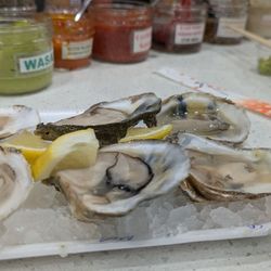 Staff-picked selection of oysters. Perfection!
