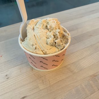 Scoop - Oatmeal cream pie scoop - Ice Cream & Frozen Yogurt Near Me - Richmond, Virginia Scoop - Oatmeal cream pie scoop - Ice Cream & Frozen Yogurt Near Me - Richmond, Virginia