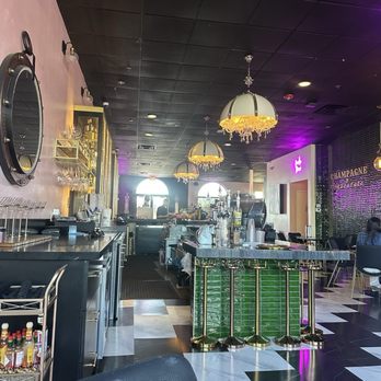 Champagne & Chocolate - Chocolatiers & Shops Near Me - Reno, Nevada