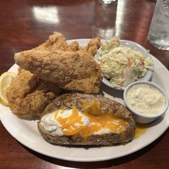 Cheddar's Scratch Kitchen - Catfish Fillets - American Near Me - Aurora, Colorado