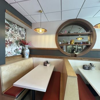 MAKfam - Booth seating - Chinese Near Me - Denver, Colorado