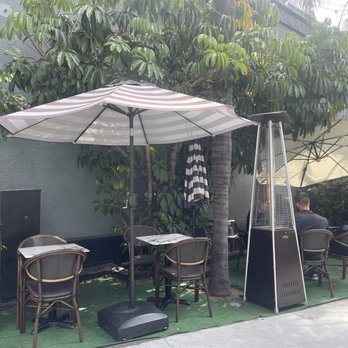 Republik Coffee Burbank - Outdoor seating area - Cafes Near Me - Burbank, California Republik Coffee Burbank - Outdoor seating area - Cafes Near Me - Burbank, California
