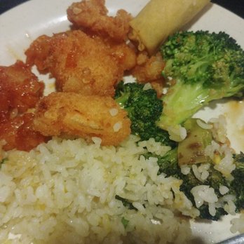 Mitsui Buffet - Yumm this place is a favorite of ours at least once a week my boyfriend and I are enjoying dinner here - Japanese Near Me - Clovis, California