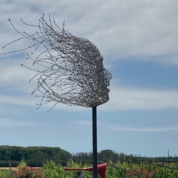 Huff Estates Winery - Exemple of art around - Wineries Near Me - Prince Edward, Ontario Huff Estates Winery - Exemple of art around - Wineries Near Me - Prince Edward, Ontario