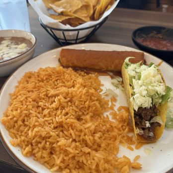 Casa Tezcal - Speedy Gonzalez Plate (ground beef taco & enchilada) from the lunch menu w a side of beans. Complimentary chips and salsa - Mexican Near Me - Chesterfield, Virginia Casa Tezcal - Speedy Gonzalez Plate (ground beef taco & enchilada) from the lunch menu w a side of beans. Complimentary chips and salsa - Mexican Near Me - Chesterfield, Virginia