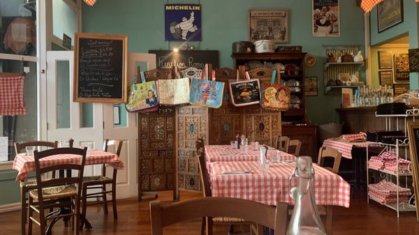 Le Garde-Manger by null
