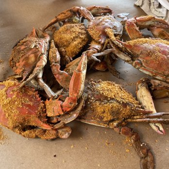 Cantler's Riverside - Large crabs - Seafood Near Me - Annapolis, Maryland