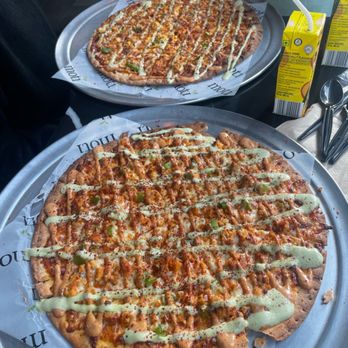 Mazala Pizza River North - Paneer Tikka Pizza & Chicken Tikka Pizza with frootis (mango) - Coffee & Tea Near Me - Chicago, Illinois Mazala Pizza River North - Paneer Tikka Pizza & Chicken Tikka Pizza with frootis (mango) - Coffee & Tea Near Me - Chicago, Illinois