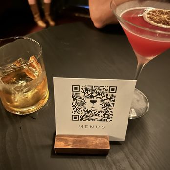 House Divided - Fantastic craft cocktails - Cocktail Bars Near Me - Roseville, California