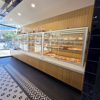 Paris Baguette - Bakeries Near Me - Evanston, Illinois
