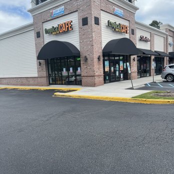 Tropical Smoothie Cafe - Outside of the location. Unfortunately, owner at this location treated us terribly. - Juice Bars & Smoothies Near Me - Chesapeake, Virginia