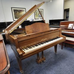 Roberts Pianos