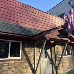 Harbor Bar & Restaurant - No signage
