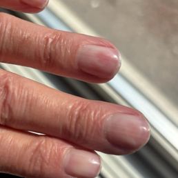 I went in for a gel removal and ended up with damaged and burned nails. Do not recommend!!!