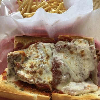 Il Forno - Chicken Parmesan is excellent. - Pizza Near Me - Deerfield, Illinois Il Forno - Chicken Parmesan is excellent. - Pizza Near Me - Deerfield, Illinois