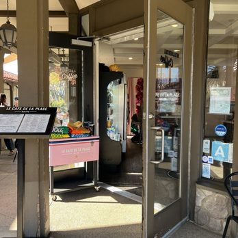Le Cafe De La Plage - Coffee & Tea Near Me - Malibu, California
