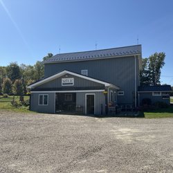 6 Mile Cellars - Tasting room